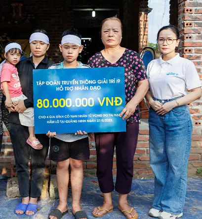 Hình ảnh đội ngũ hỗ trợ khách hàng chuyên nghiệp của SCV288 và biểu tượng bảo mật